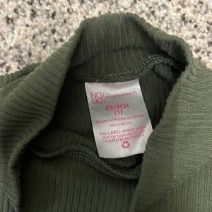 Olive green turtle neck (short sleeve)